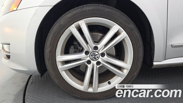 Volkswagen Passat 2013 — photo 5