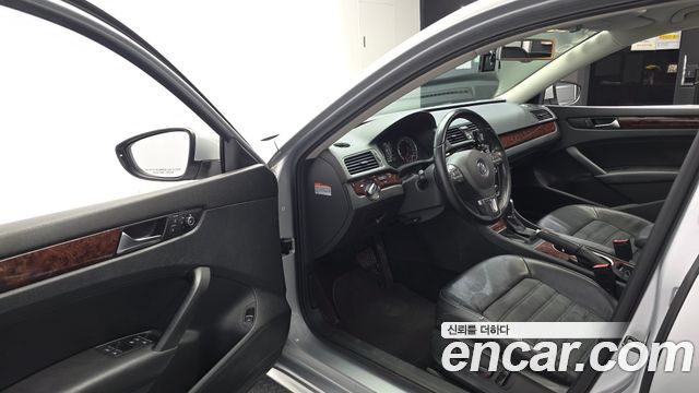 Volkswagen Passat 2013 — photo 10
