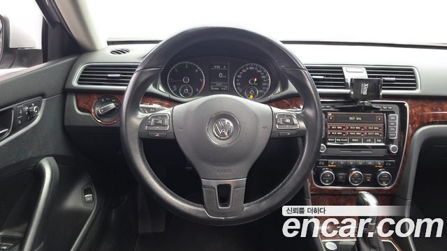 Volkswagen Passat 2013 — photo 13
