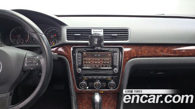 Volkswagen Passat 2013 — photo 14