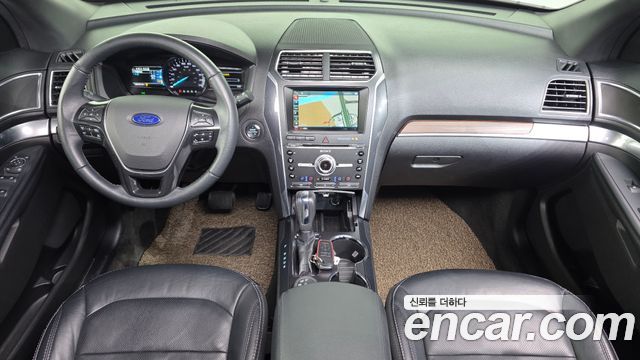 Ford Explorer 2018 — photo 10