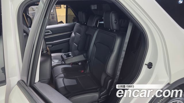 Ford Explorer 2018 — photo 18