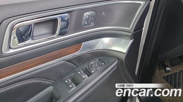 Ford Explorer 2018 — photo 26