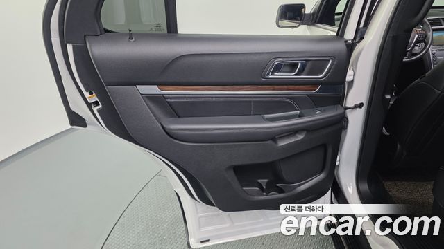Ford Explorer 2018 — photo 15