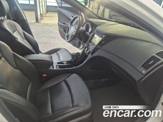 Hyundai Sonata 2013 — photo 17