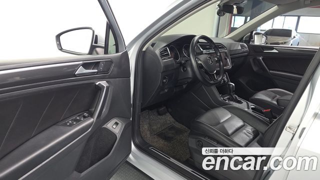 Volkswagen Tiguan 2020 — photo 13