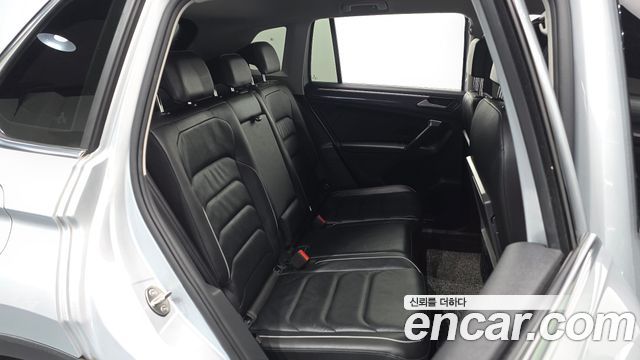 Volkswagen Tiguan 2020 — photo 17