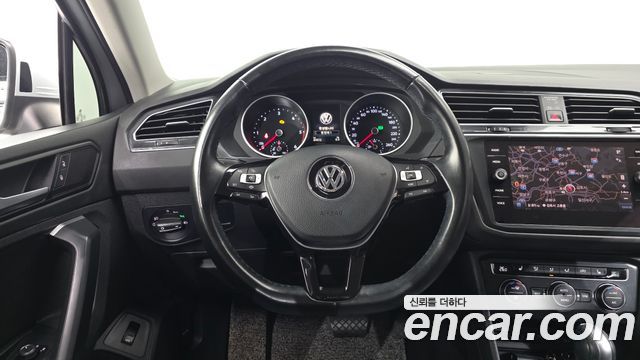 Volkswagen Tiguan 2020 — photo 18