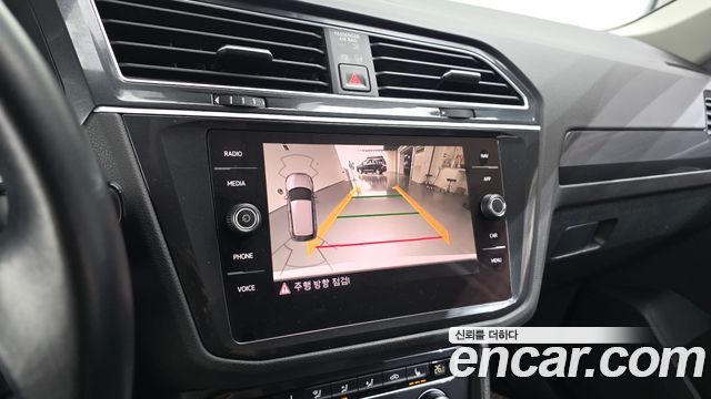 Volkswagen Tiguan 2020 — photo 20