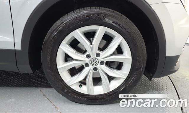 Volkswagen Tiguan 2020 — photo 7