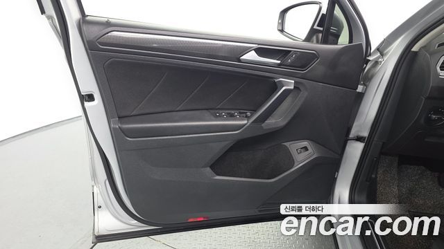 Volkswagen Tiguan 2020 — photo 14