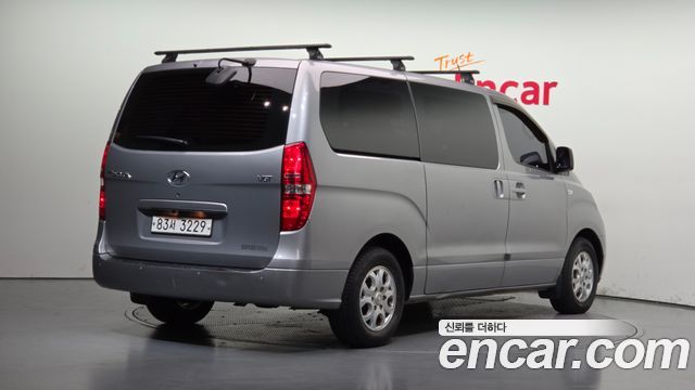 Hyundai Starex 2015 — photo 2