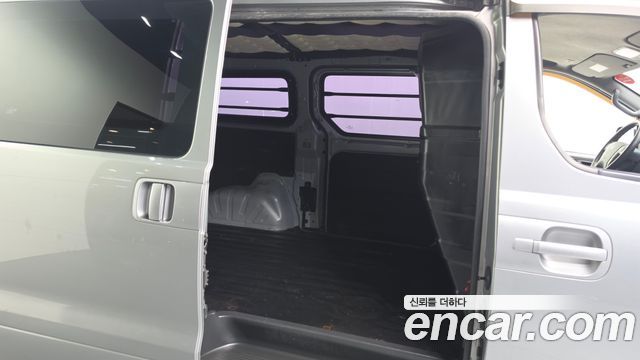 Hyundai Starex 2015 — photo 25