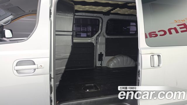 Hyundai Starex 2015 — photo 16