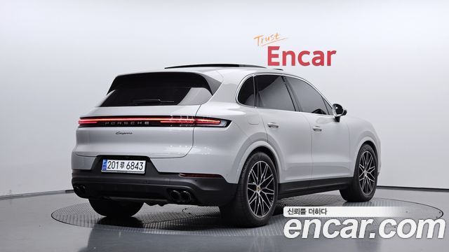 Porsche Cayenne 2024 — photo 2