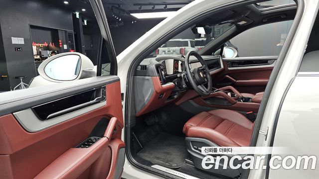 Porsche Cayenne 2024 — photo 13