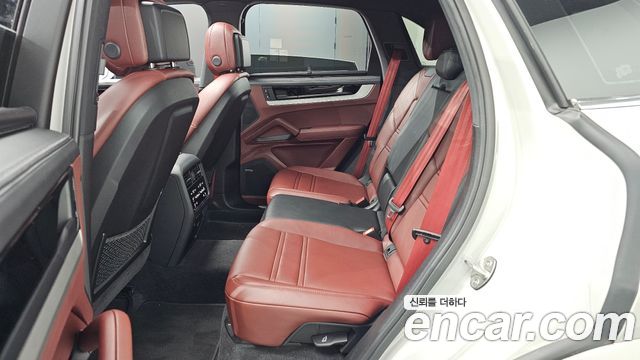 Porsche Cayenne 2024 — photo 18