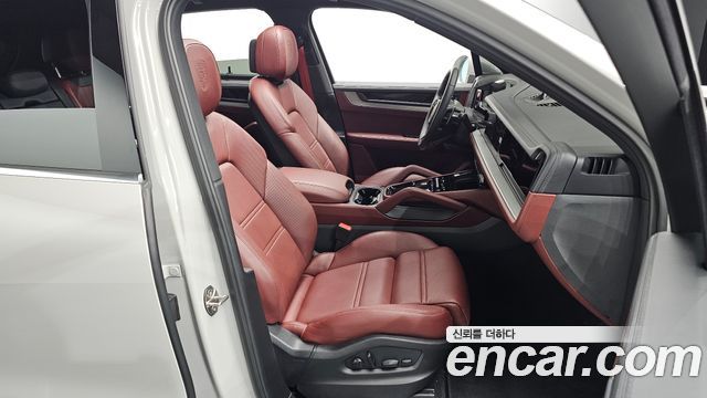 Porsche Cayenne 2024 — photo 16