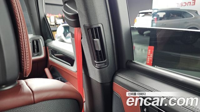 Porsche Cayenne 2024 — photo 35
