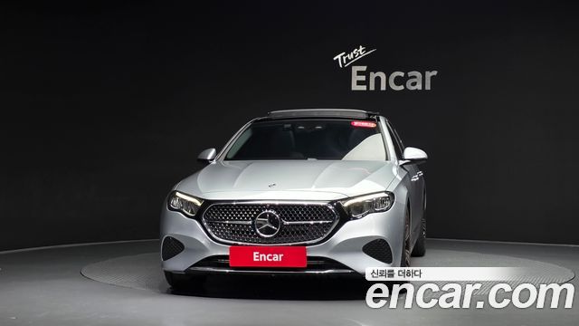 Mercedes-Benz E-Class 2024 — photo 3
