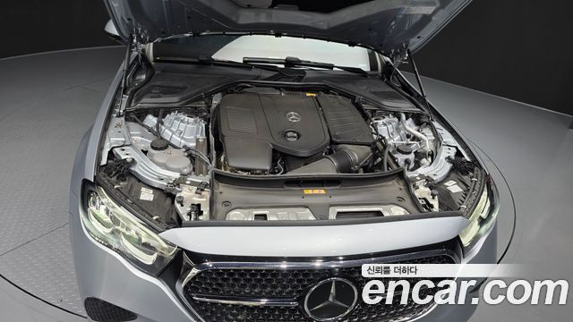 Mercedes-Benz E-Class 2024 — photo 6