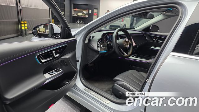Mercedes-Benz E-Class 2024 — photo 13