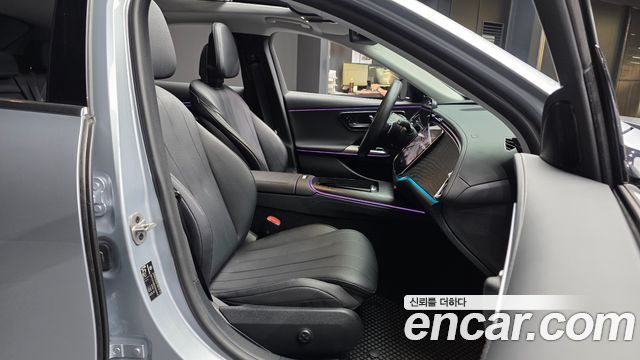 Mercedes-Benz E-Class 2024 — photo 17