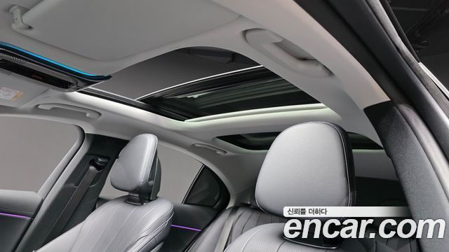 Mercedes-Benz E-Class 2024 — photo 25