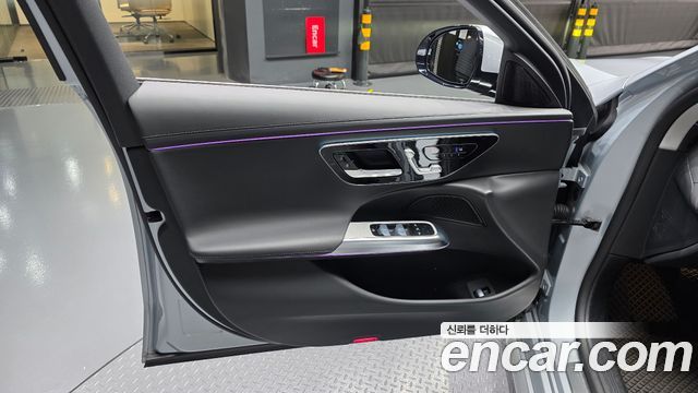 Mercedes-Benz E-Class 2024 — photo 14