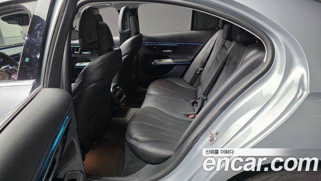 Mercedes-Benz E-Class 2024 — photo 16