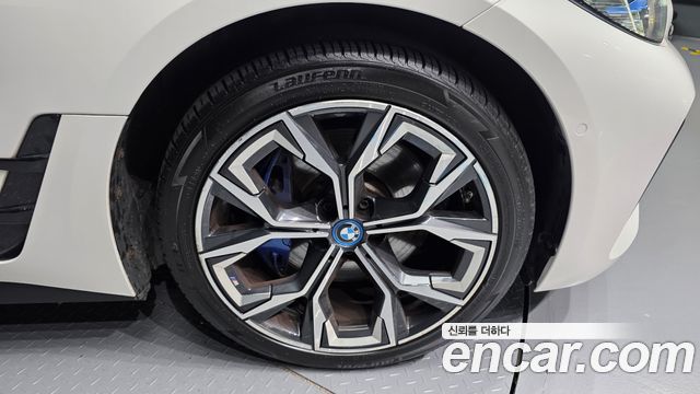 BMW i4 2024 — photo 7