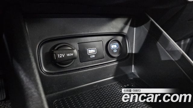 Hyundai Venue 2020 — photo 28