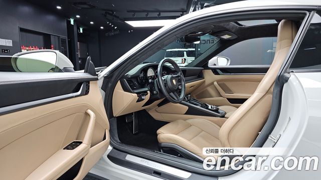 Porsche 911 2020 — photo 13