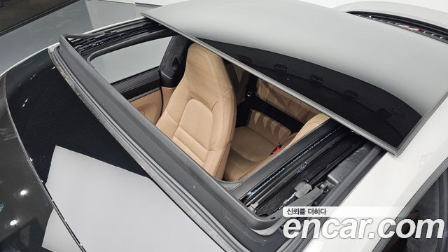 Porsche 911 2020 — photo 18