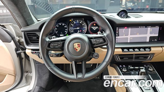 Porsche 911 2020 — photo 19
