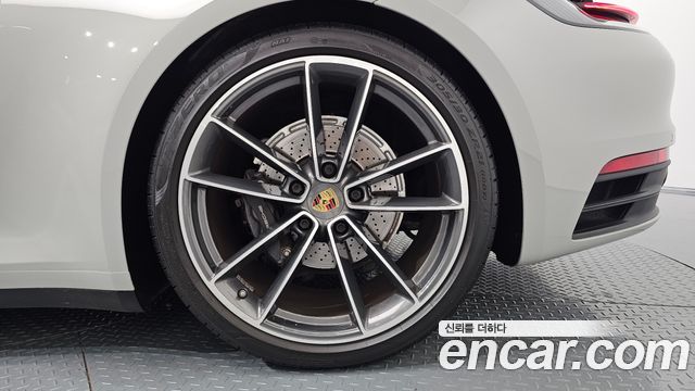 Porsche 911 2020 — photo 7