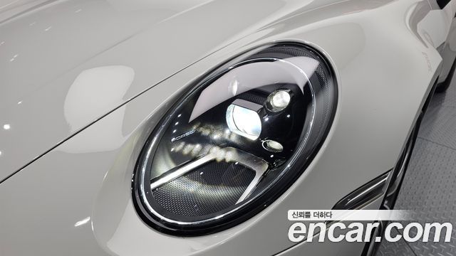 Porsche 911 2020 — photo 8