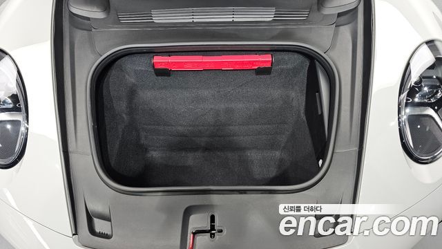 Porsche 911 2020 — photo 35