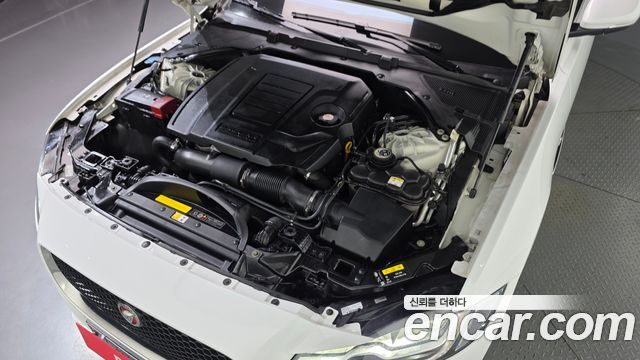 Jaguar XF 2019 — photo 6