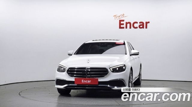 Mercedes-Benz E-Class 2022 — photo 3