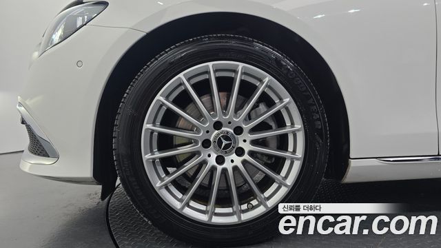 Mercedes-Benz E-Class 2022 — photo 5