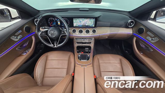 Mercedes-Benz E-Class 2022 — photo 10