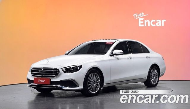 Mercedes-Benz E-Class 2022 — photo 1