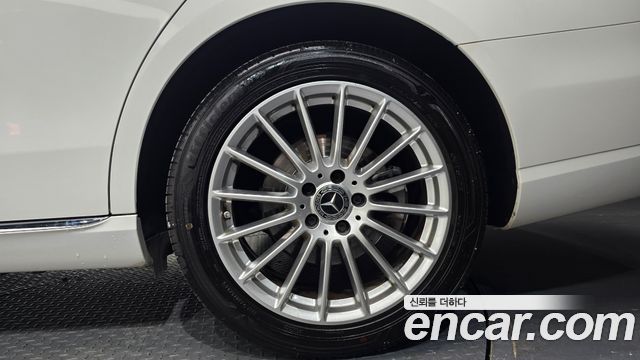 Mercedes-Benz E-Class 2022 — photo 7