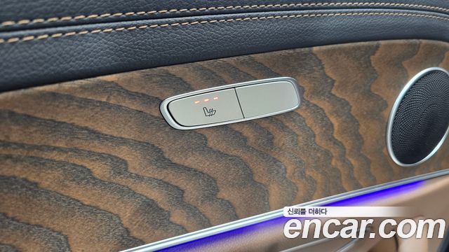 Mercedes-Benz E-Class 2022 — photo 30