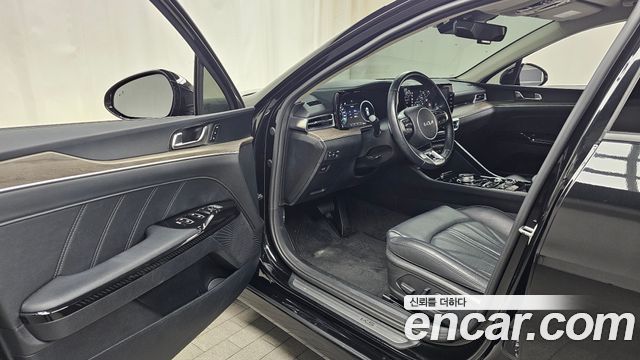 Kia K5 2023 — photo 10