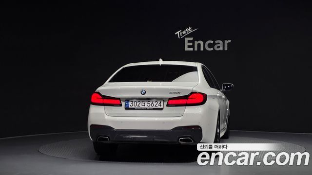 BMW 5-Series 2023 — photo 4