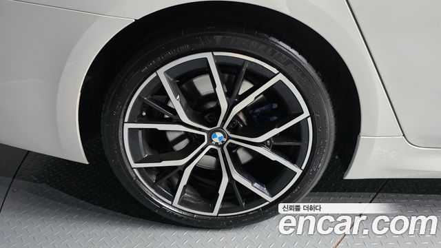 BMW 5-Series 2023 — photo 5