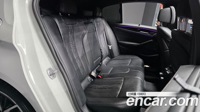 BMW 5-Series 2023 — photo 18