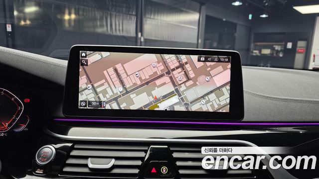 BMW 5-Series 2023 — photo 20